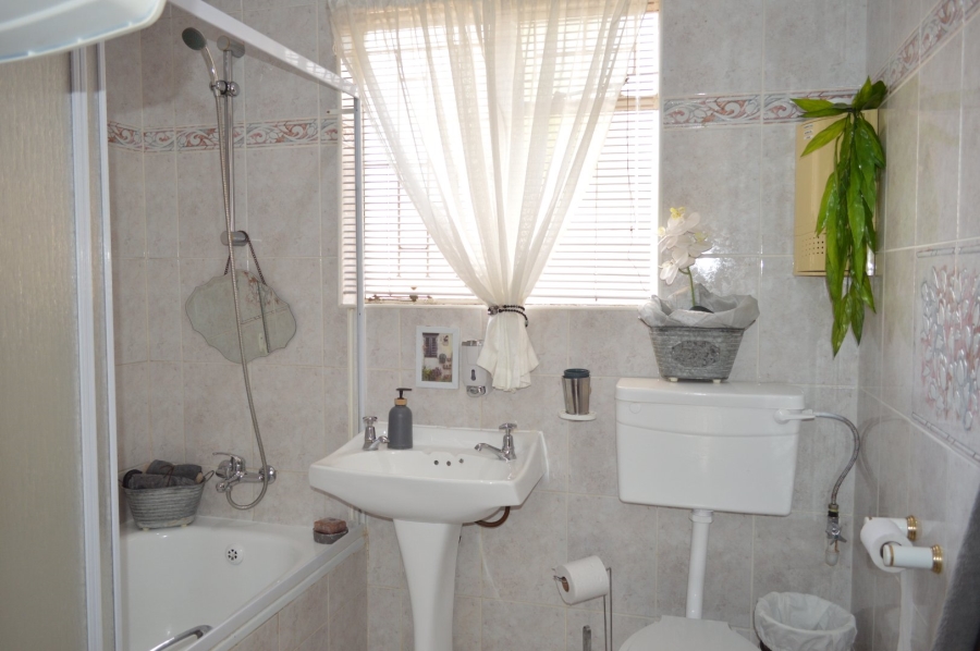 3 Bedroom Property for Sale in Meiringspark North West